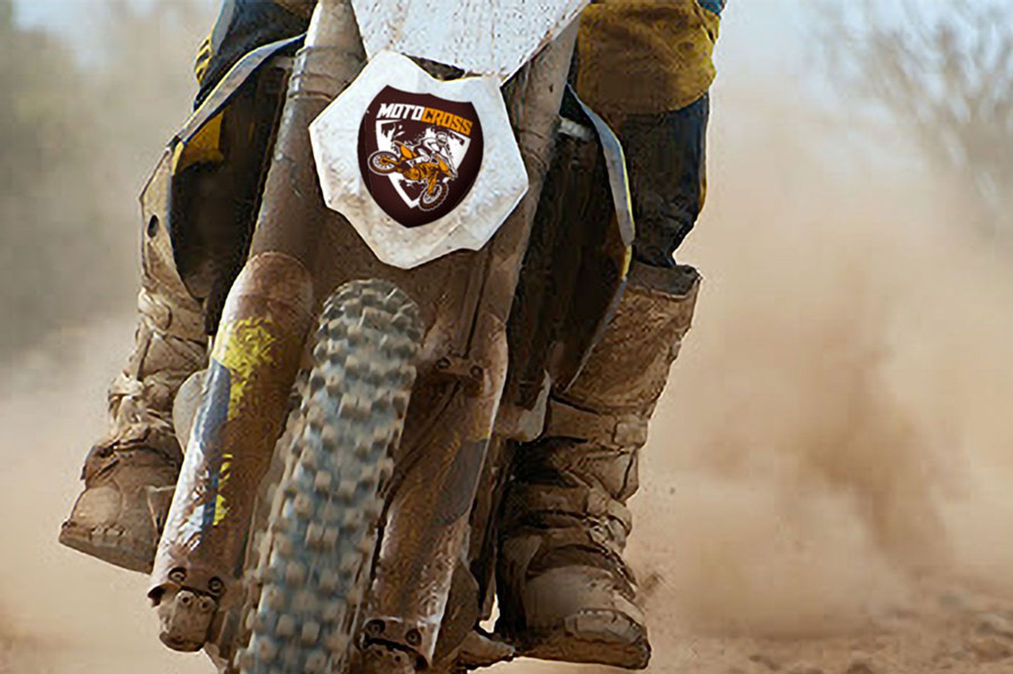 Autocollant de logo en forme de bouclier sur roue de moto Autocollant bouclier personnalise sur roue moto branding automobile et sports motorises. Sprint24.