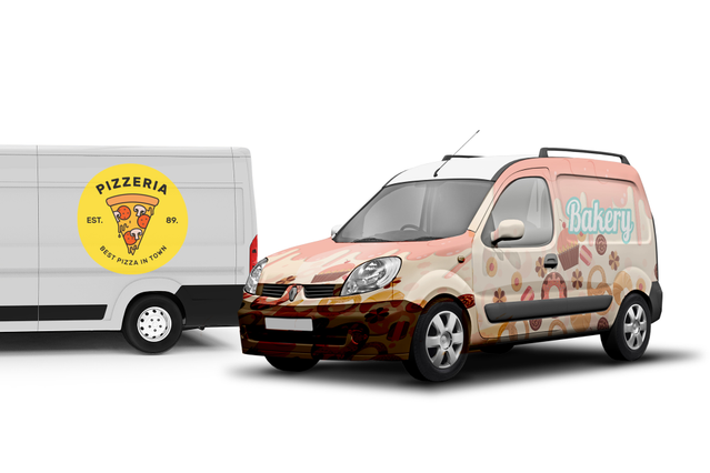 Adhésif PVC personnalisé pour habillage de véhicules commerciaux Deux véhicules habillés: fourgon blanc logo pizzeria et camionnette rouge graphique restaurant.
