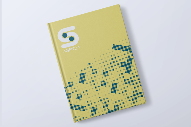 Agenda cartonne quotidien jaune motif pixels sarcelle et logo S en. Agenda cartonne quotidien copertine jaune mosaique pixels teal et logo S blanc. Sprint24.