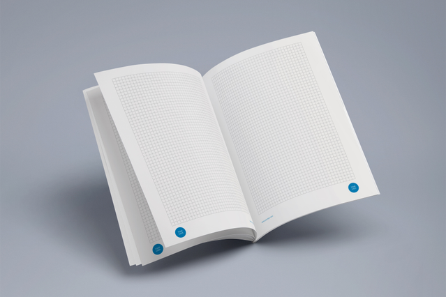 Template cahier A5 premium reliure agrafes metalliques presentation livre ouvert professionnelle. Sprint24.
