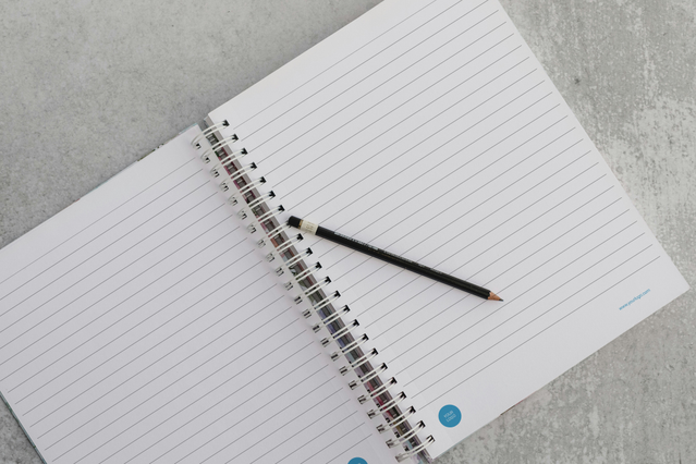 Modeles cahiers A4 spirale pages lignes premium pour etudiants professionnels et entreprises. Sprint24.