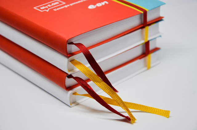 Carnets a spirale personnalisables couvertures couleurs vives et signets rubans navigation. Sprint24.