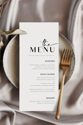 Découvrez nos cartes de menu de mariage élégantes, parfaites pour votre grand jour. Ce design formel offre une impression de haute qualité avec une typographie sophistiquée, prête à personnaliser en ligne. Créez votre menu unique avec le service d'impression professionnel de Sprint24.