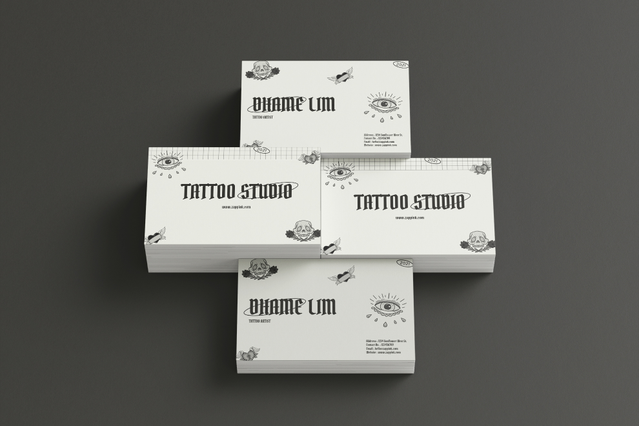 Cartes de visite de studio de tattoo minimalistes blanches avec. Cartes de visite blanches artistes et studios tatouage design minimaliste marque personnalisee. Sprint24.