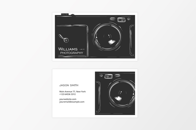 Cartes de visite photographe présentant un design minimaliste en noir et blanc avec une imagerie élégante d'objectif. Idéales pour les photographes professionnels souhaitant faire une impression mémorable avec leurs informations de contact imprimées personnalisées. Ces cartes allient une esthétique épurée avec une typographie professionnelle adaptée aux photographes.