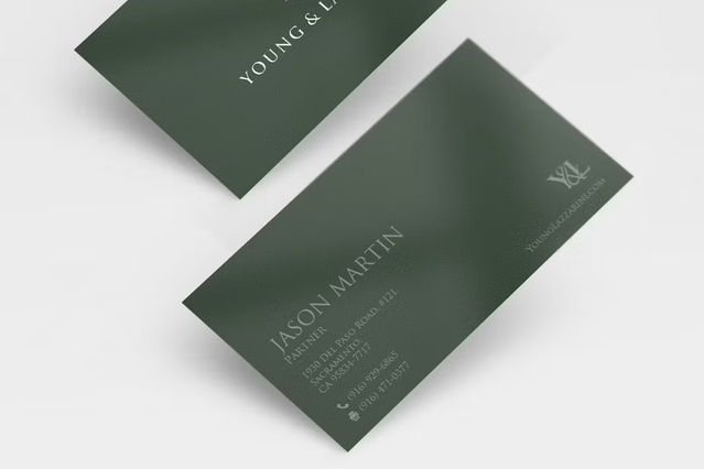 Cartes de visite professionnelles vertes pour avocat Cartes de visite elegantes professionnels droit design vert fonce et typographie epuree. Sprint24.