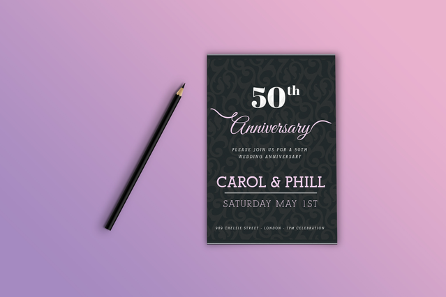 Invitation 50e anniversaire élégante sur cartoncino noir premium. Personnalisable avec noms et date pour annonce.