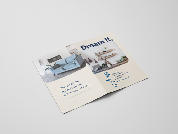 Dépliant tri-pli présentant des pages de portfolio de design intérieur Depliant tri-pli photographie design interieur et panneaux texte personnalisables. Sprint24.