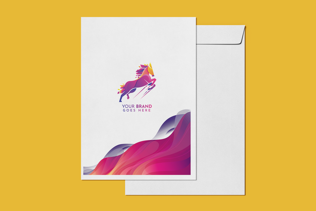 Enveloppe sac personnalisée graphique cheval et design vague sur fond jaune. 7 formats standards Sprint24.