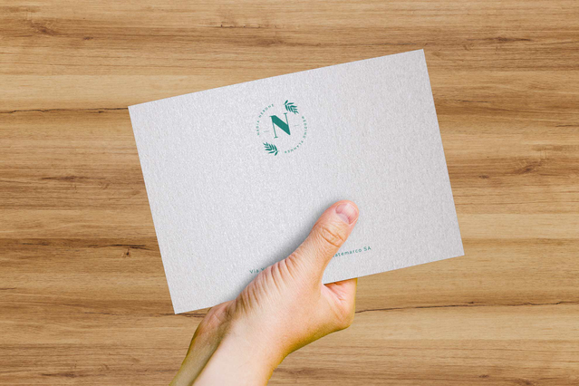 Enveloppe Sirio Pearl blanche avec marquage à chaud vert Enveloppe Sirio Pearl blanche avec marquage à chaud vert et finition nacrée. Idéale pour invitations mariage et papeterie de.