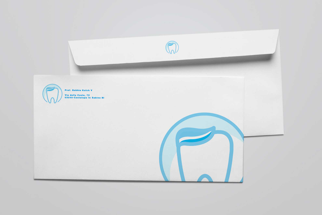Enveloppes personnalisées avec logo de marque dentaire bleu Enveloppes lettre personnalisees branding et logo pour cabinets dentaires et sante. Sprint24.