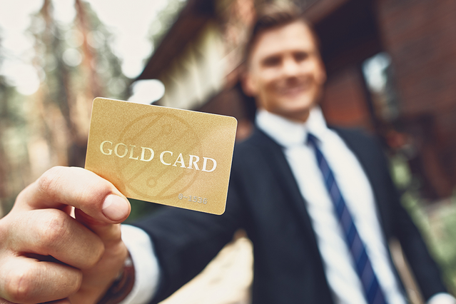 Les cartes PVC personnalisées avec finitions métallisées premium font une impression durable auprès des clients, employés et partenaires. Ces cartes durables mettent en valeur votre marque avec un design professionnel et moderne. Choisissez Sprint24 pour des impressions originales qui élèvent votre présentation professionnelle.