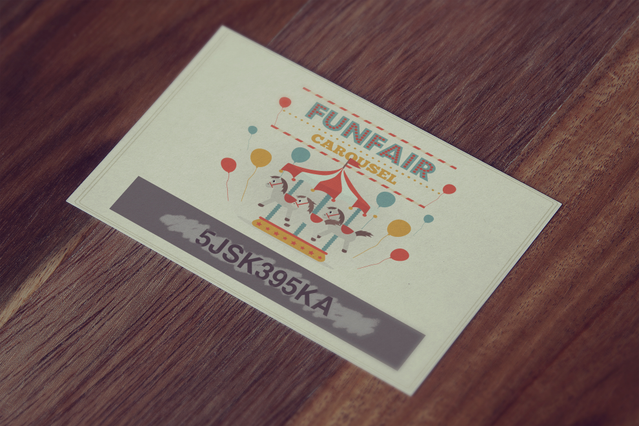 Carte à gratter thématique funfair avec accents colorés et une zone de jeu interactive à gratter. Parfaite pour les concours promotionnels, les tirages au sort et les campagnes d'engagement client. Personnalisez avec des codes alphanumériques ou une numérotation séquentielle pour des loteries et promotions sur mesure.