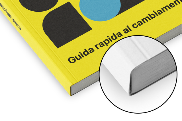 Impression Reliure Brochée En Ligne: Pour l'impression de livres de poche, guides, présentations et beaucoup d'autre, la **reliure brochée** est la plus indiquée pour donner de la simplicité, légè…