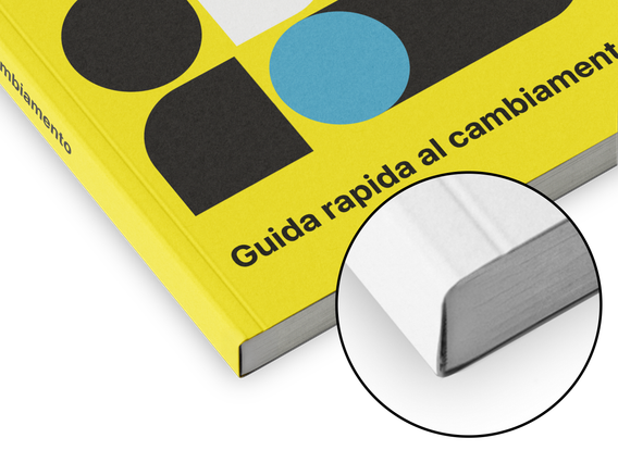 Impression Reliure Brochée En Ligne: Pour l'impression de livres de poche, guides, présentations et beaucoup d'autre, la **reliure brochée** est la plus indiquée pour donner de la simplicité, légè…
