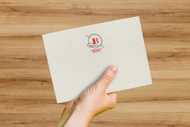 Découvrez la qualité premium de nos enveloppes courrier Acquerello Avorio ivoire, présentant un papier texturé à effet aquarelle parfait pour l'impression personnalisée en couleurs Pantone et les logos en relief. Chaque enveloppe 16.2x22.9 cm combine un design élégant avec des résultats professionnels, idéale pour les invitations, la correspondance professionnelle et les occasions spéciales.