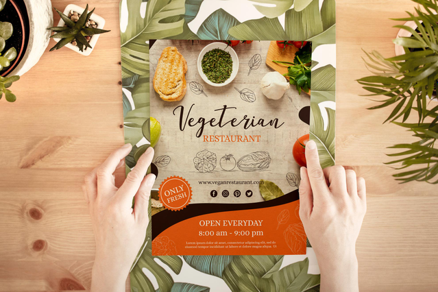 Mains ouvrant tract Vegetarian Restaurant sur bois avec plantes. Papier naturel Sprint24.