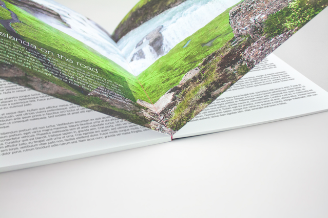 Publication reliure plate pages s'ouvrant a plat pour photographie et portfolios. Sprint24.