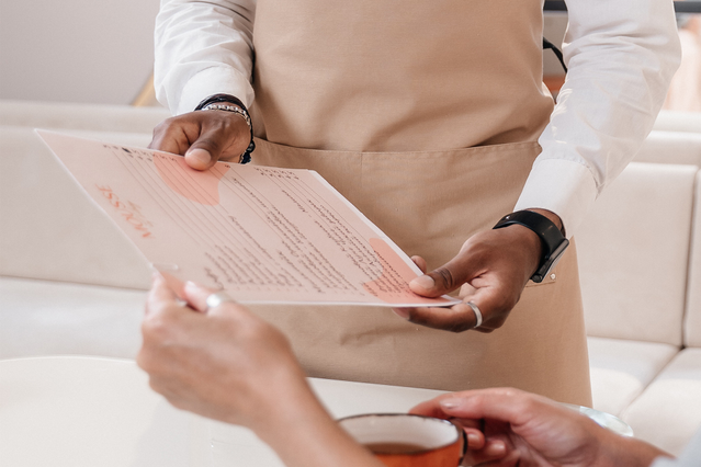 Menus imprimes personnalises ameliorant experience culinaire et identite restaurant. Sprint24.