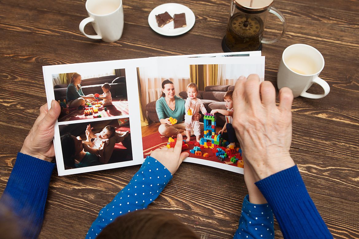 Imprimer un livre photo: un plaisir pour les yeux: Vous vous demandez comment imprimer un livre photo? Sprint24 a tous les formats parfaits pour votre livre photo. Imprimer un livre photo: un plaisir pour les yeux: Vous vous demandez comment imprimer un livre photo? Sprint24 a tous les formats parfaits pour votre livre photo.
