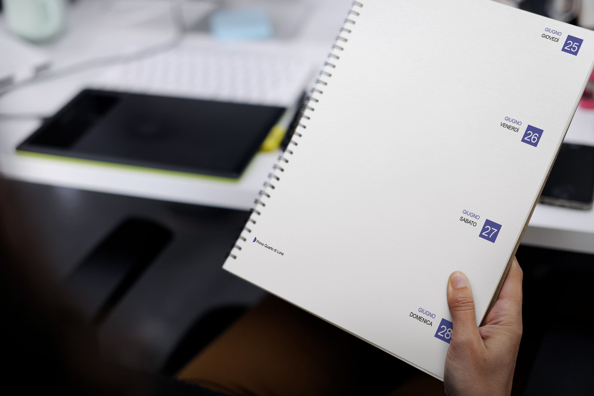 Gabarit agenda avec spirale hebdomadaire