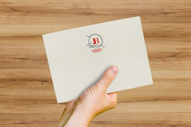 Imprimer en ligne Enveloppes courrier: Impression : aucune
Papier: acquerello ivoire 16.2x22.9 cm bande de protection
(détail papier)